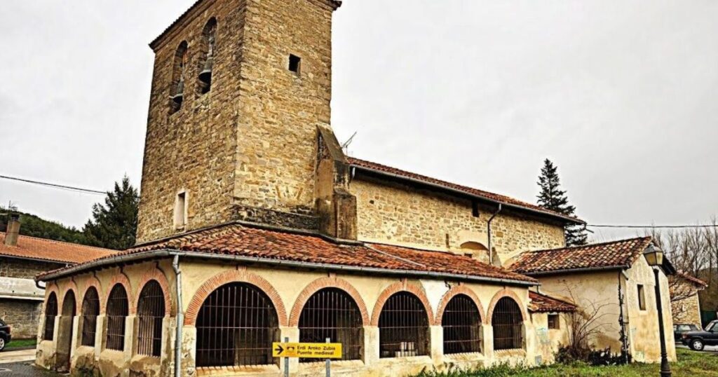 Iglesia de San Nicolas de Bari Larrasoana Camino de Santiago Frances 1024x538
