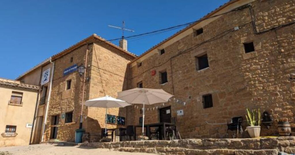 Albergue Oasis Trails Camino de Santiago Frances 1024x538