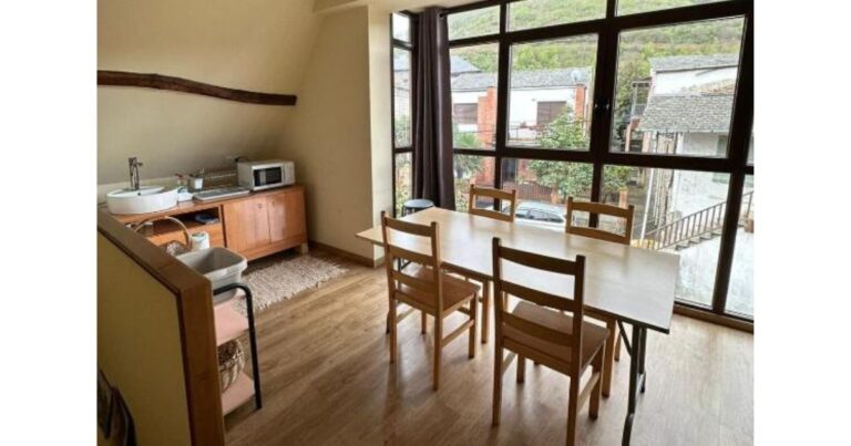 Albergue Compostela Molinaseca Camino de Santiago Frances 8 768x403
