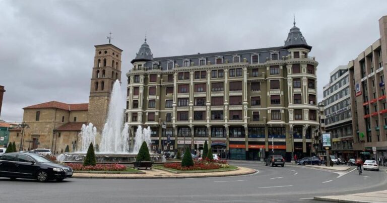 Albergue Zentric Hostel Leon Camino de Santiago Frances 768x403