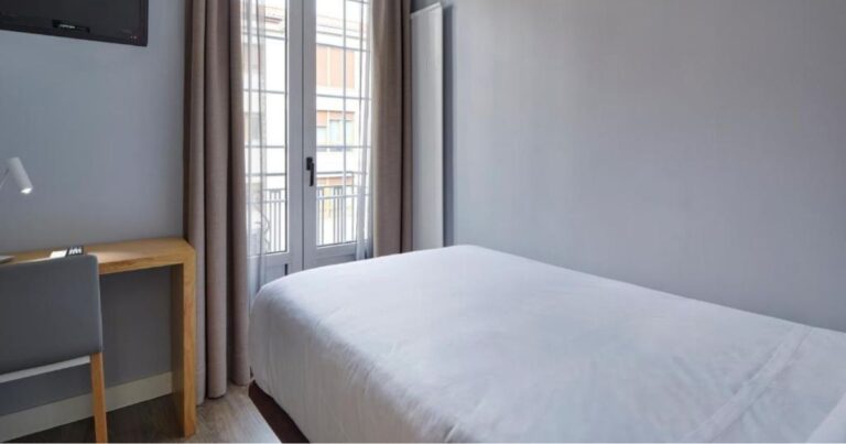 Hotel Avenida Pamplona Camino de Frances 7 768x403