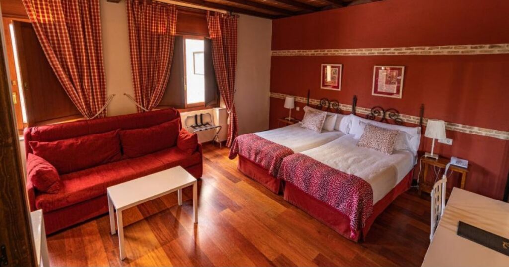 Hotel Real Monasterio de San Zoilo Camino de Santiago Frances 13 1024x538