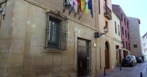 Albergue Municipal de Logrono Camino de Santiago Frances 300x158
