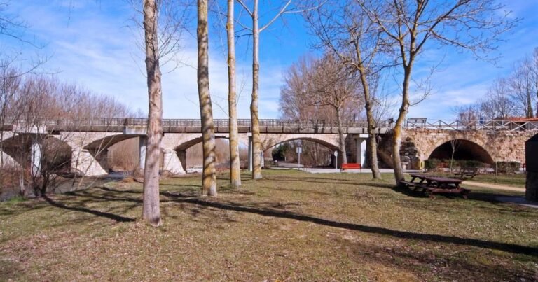 Puente El Canto Camino de Santiago Frances 768x403