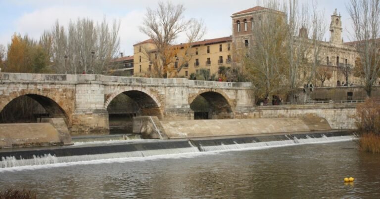 Puente de San Marcos Camino de Santiago Frances 2 768x403