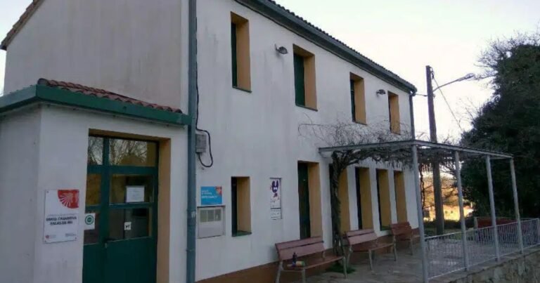 Albergue de la Xunta de Galicia de Casanova Camino de Santiago Frances 768x403