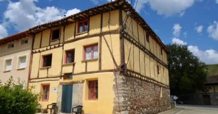 Albergue San Francisco de Asis Tosantos Camino de Santiago Frances 768x403