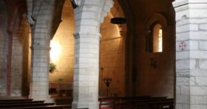 La Iglesia del Crucifijo Puente la Reina Camino de Santiago Frances 8 300x158