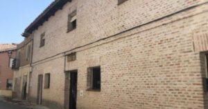 Albergue Santa Maria Carrion de los Condes Camino de Santiago Frances 1 300x158