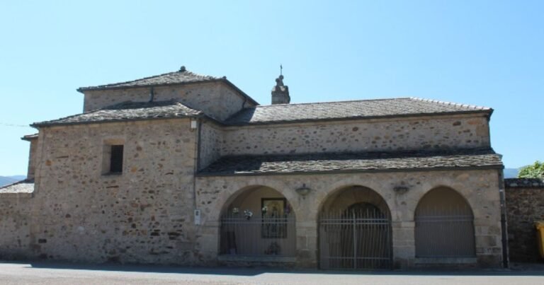 Capilla de Nuestra Senora del Carmen Ponferrada Camino de Santiago Frances 2 768x403