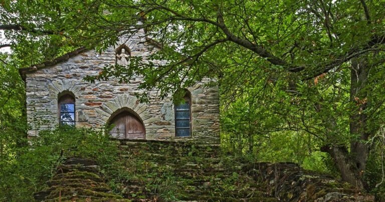 Capilla de San Froilan de Ruitelan Camino de Santiago Frances 5 768x403