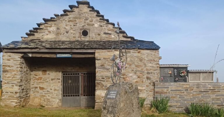 Capilla de San Miguel El Acebo Camino de Santiago Frances 3 768x403