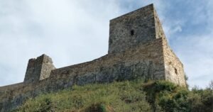 Castillo de Sarracin Camino de Santiago Frances 2 300x158