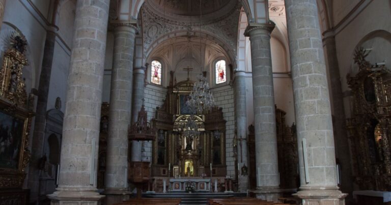 Iglesia de San Andres Apostol Camino de Santiago Frances 2 768x403