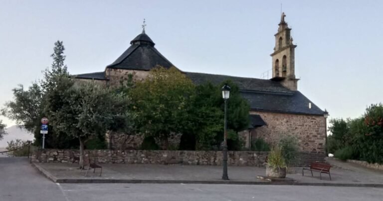 Iglesia de San Esteban Columbrianos Camino de Santiago Frances 768x403