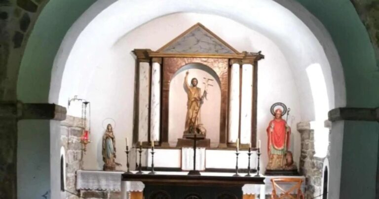 Iglesia de San Juan Bautista Ruitelan Camino de Santiago Frances 2 768x403