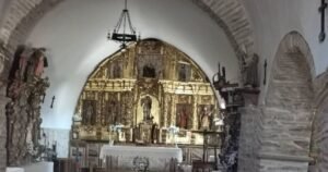Iglesia de San Miguel Arcangel El Acebo Camino de Santiago Frances 3 300x158
