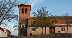 Iglesia de San Pedro Terradillos de los Templarios Camino de Santiago Frances 4 300x158