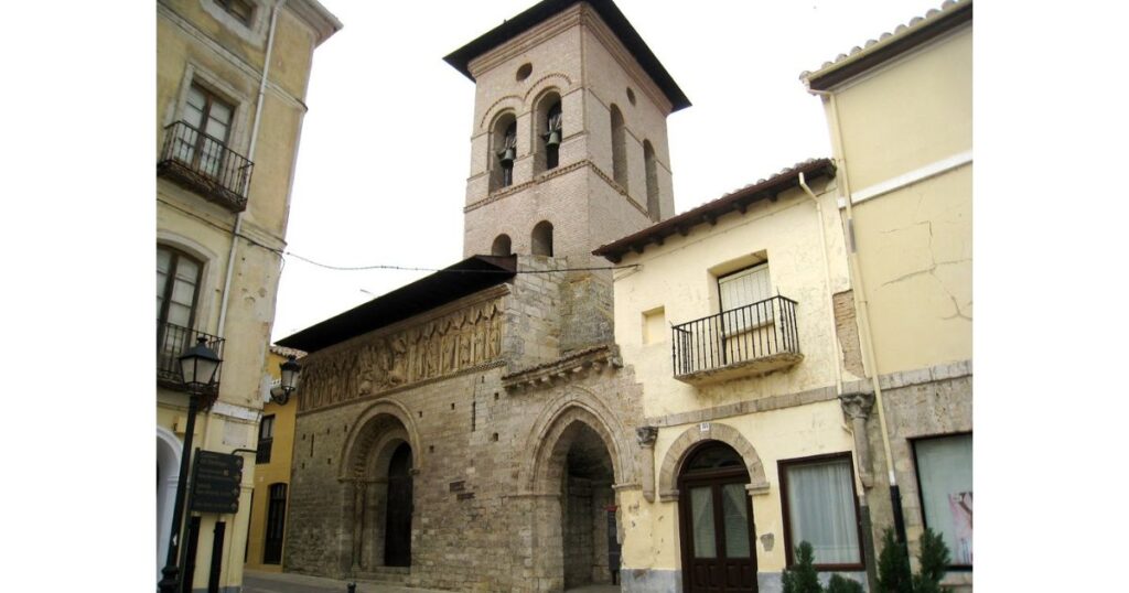 Iglesia de Santiago Carrion de los Condes Camino de Santiago Frances 2 1024x538