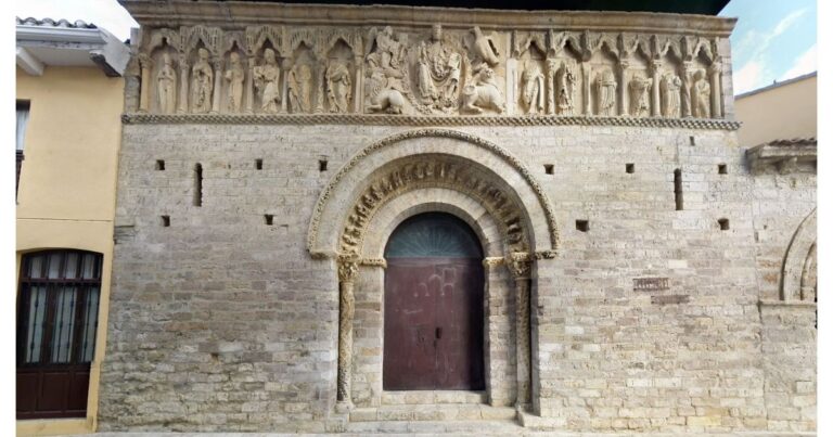 Iglesia de Santiago Carrion de los Condes Camino de Santiago Frances 3 768x403