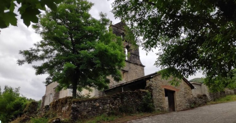 Iglesia de San Julian Las Herrerias Camino de Santiago Frances 768x403