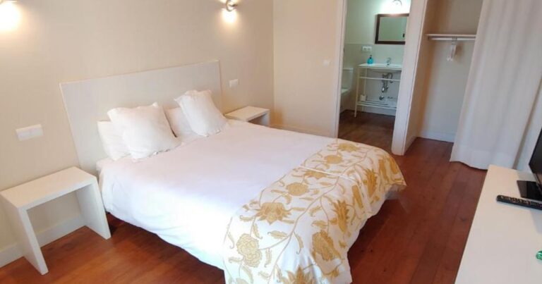 Hostal Camponaraya Camino de Santiago Frances 2 768x403