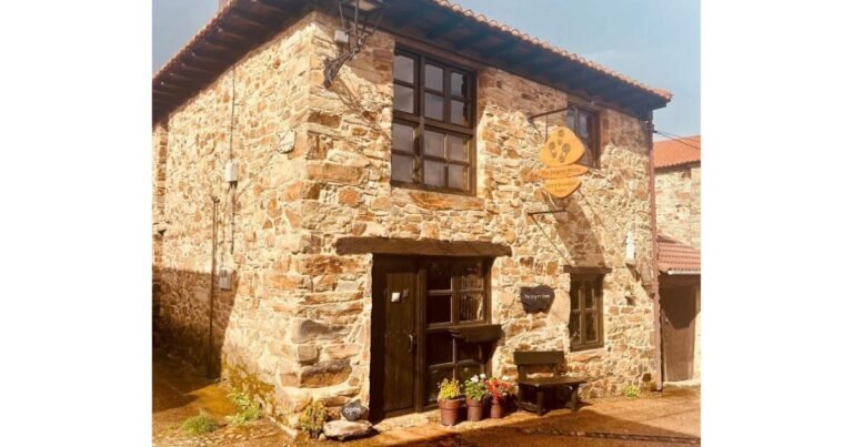 Hostal The Pilgrim Stone Camino de Santiago Frances 2 768x403