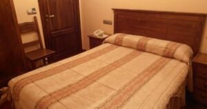 Hostal Virgen de la Encina Camino de Santiago Frances 5 300x158