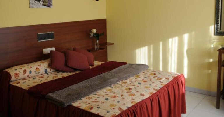 Hotel Restaurante Garcas Lavacolla Camino de Santiago Frances 2 768x403