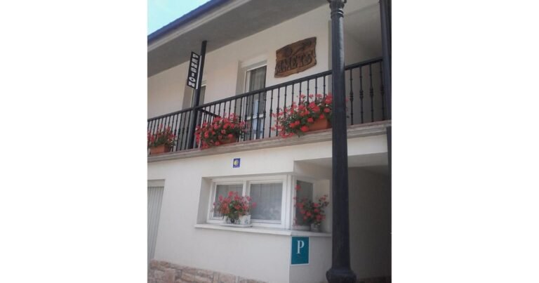 Pension Amets Zubiri Camino de Santiago Frances 768x403
