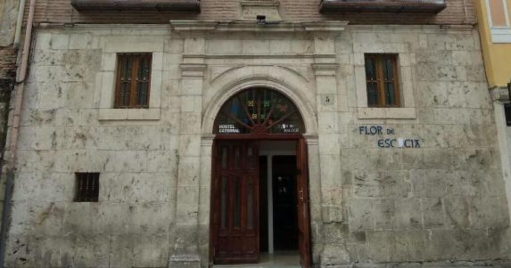 Albergue Hostel Catedral Burgos Camino de Santiago Frances 1024x538