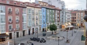 Albergue Hostel Catedral Burgos Camino de Santiago Frances 6 300x158