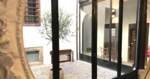 Albergue Hostel Quartier Leon Jabalquinto Camino de Santiago Frances 11 300x158