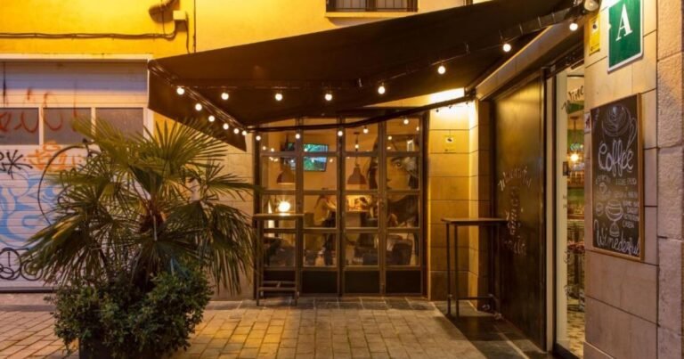 Albergue Winederful Hostel Cafe Logrono Camino de Santiago Frances 2 768x403