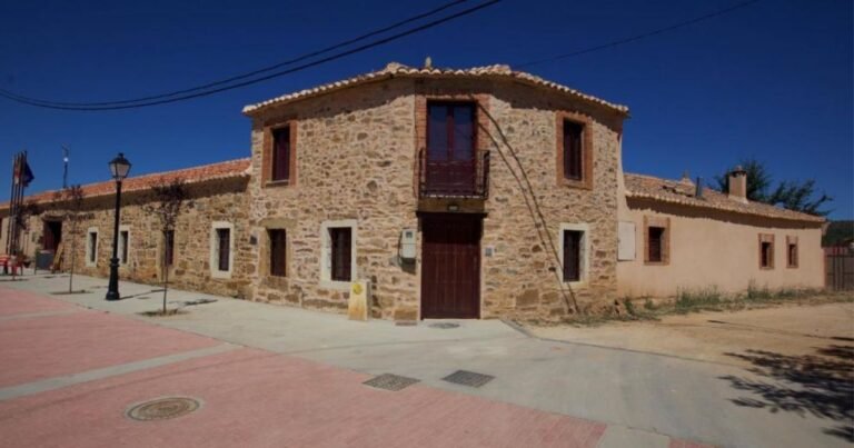 Casa Rural Las Aguedas Murias de Rechivaldo Camino de Santiago Frances 768x403