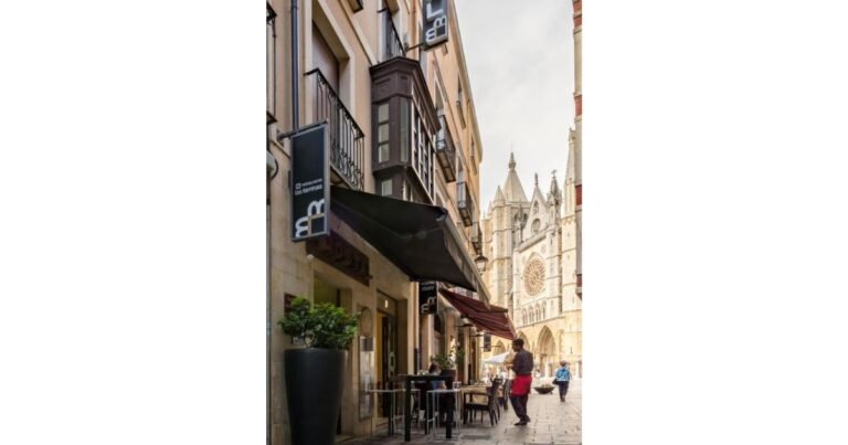 Hostal Albany Leon Camino de Santiago Frances 2 768x403