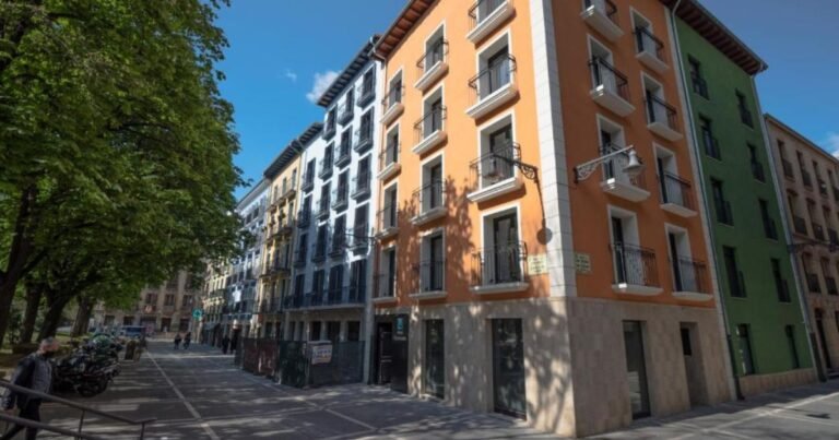 Hotel Ciudadela Pamplona Camino de Santiago Frances 768x403