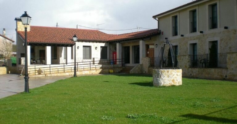 Hotel Rural La Henera Camino de Santiago Frances 768x403