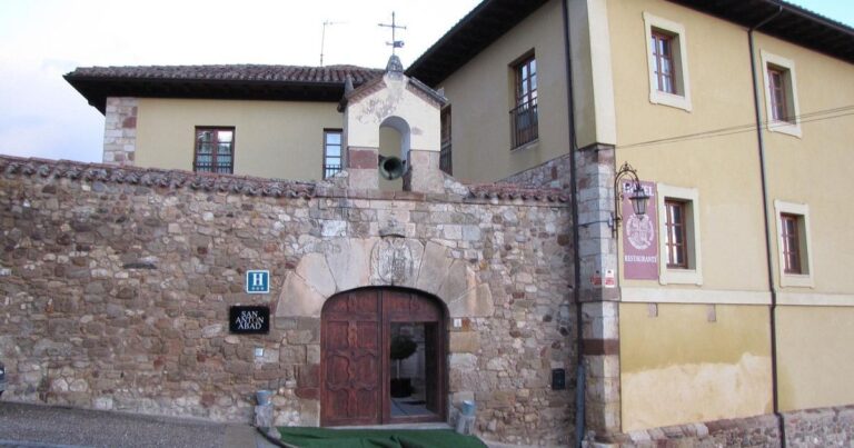 Hotel San Anton Abad Camino de Santiago Frances 2 768x403