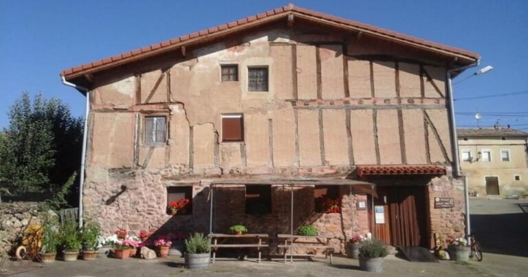 Refugio Peregrinos Acacio Orietta Camino de Santiago Frances 768x403