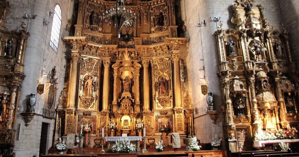 Iglesia de Santiago Puente la Reina Camino de Santiago Frances 4 1024x538