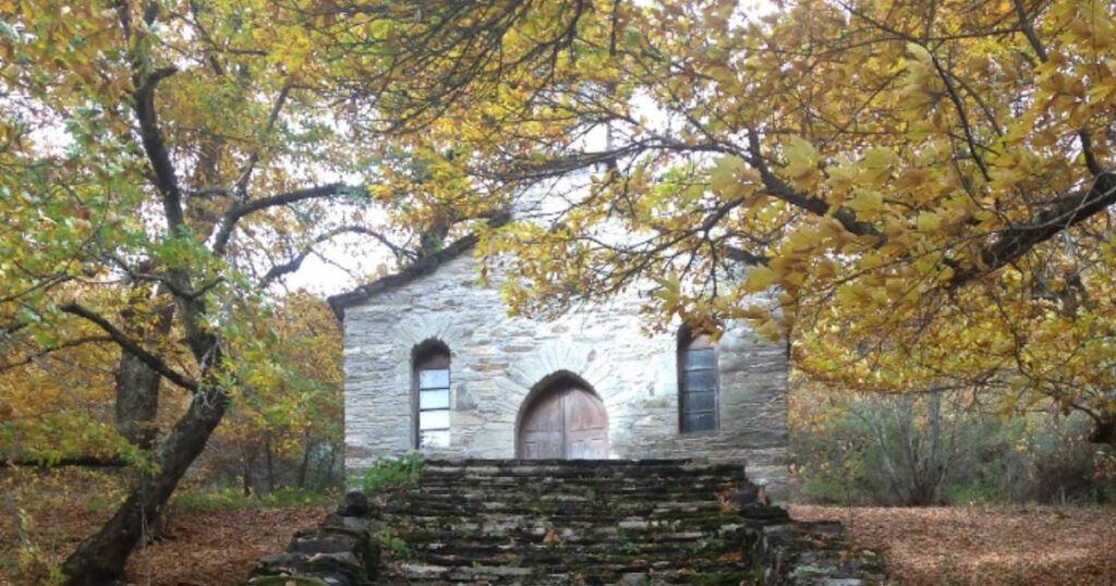 Capilla de San Froilan de Ruitelan Camino de Santiago Frances 2 1024x538