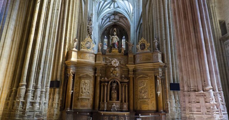Catedral de Astorga Camino de Santiago Frances 9 768x403