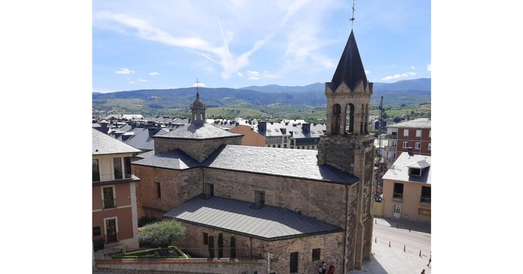 Iglesia de San Andres Ponferrada Camino de Santiago Frances 5 1024x538