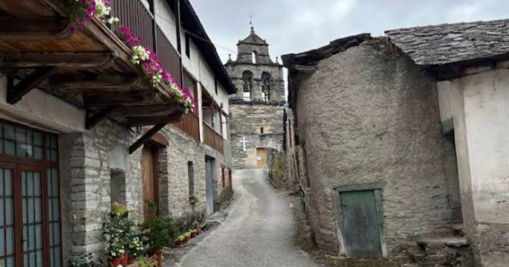 Iglesia de San Nicolas Trabadelo Camino de Santiago Frances 1024x538