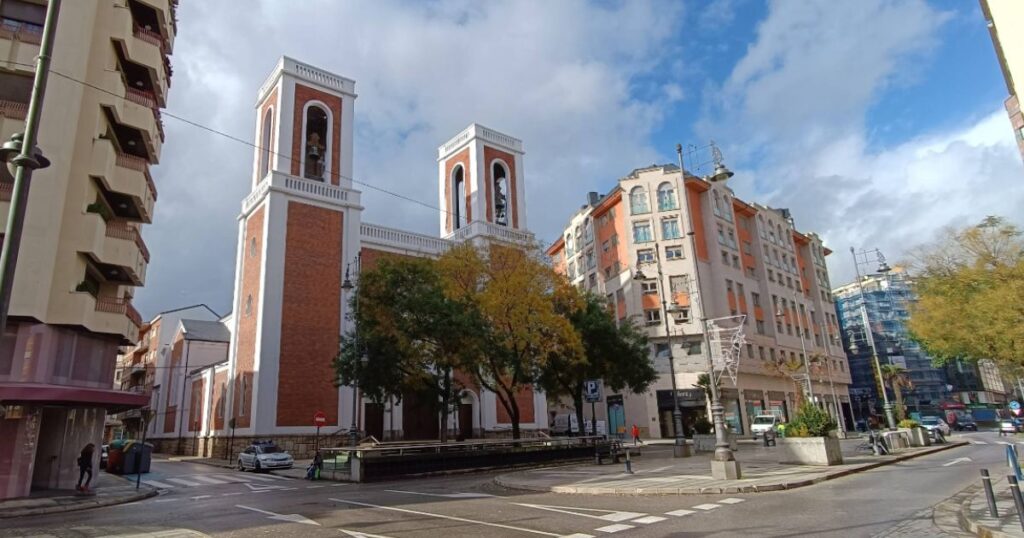 Iglesia de San Pedro Ponferrada Camino de Santiago Frances 2 1024x538