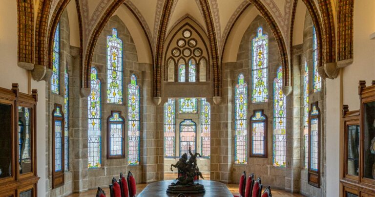 Palacio Episcopal de Astorga Camino de Santiago Frances 7 768x403