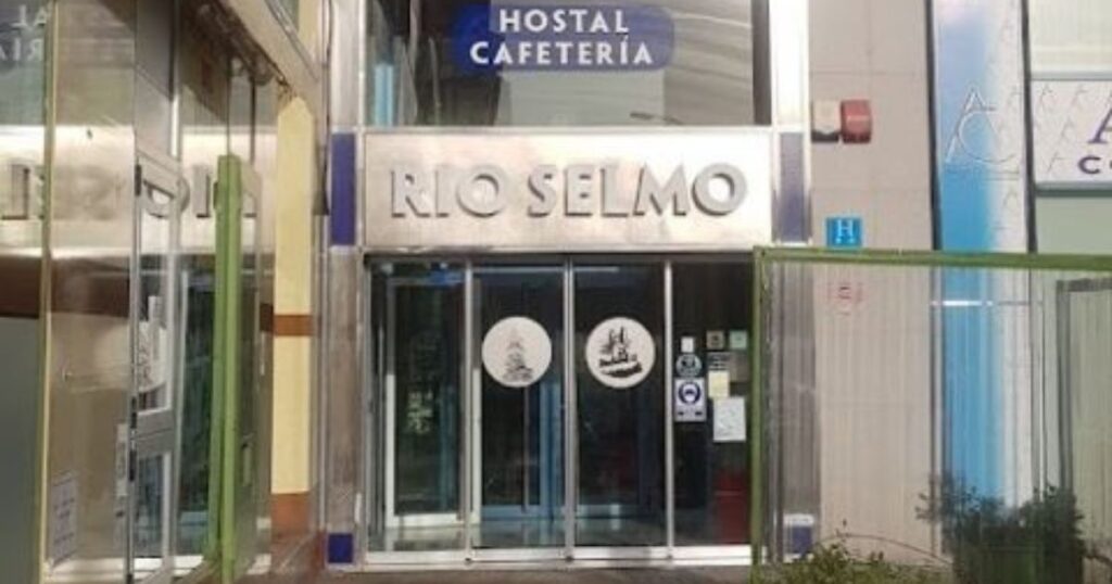 Hostal Ri o Selmo Camino de Santiago Frances 1024x538