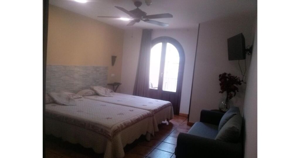 Hostal Suetxe Los Arcos Camino de Santiago Frances 11 1024x538