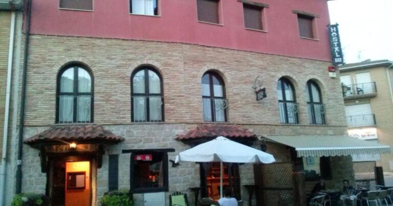 Hostal Suetxe Los Arcos Camino de Santiago Frances 2 768x403